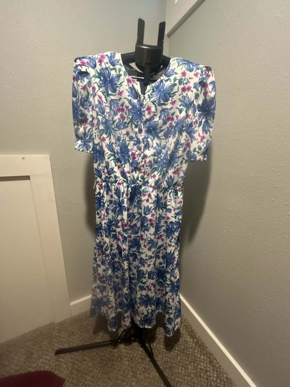Vintage Tabby Of California Floral Dress Size 14P Blue White Short Sleeve